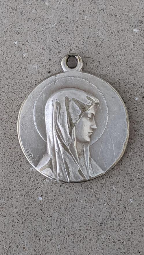 Médaillon, pendentif Bienheureuse Vierge Marie, Lourdes, Antiquités & Art, Antiquités | Objets religieux, Enlèvement ou Envoi