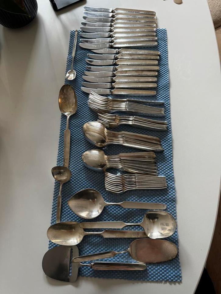 Keltum zwaar verzilverd bestekcassette incl kaas-en botermes, Antiek en Kunst, Antiek | Bestek, Ophalen