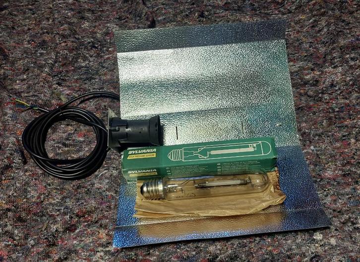 Ballast + 2 ampoules de floraison 250W + Support réflecteur, Tuin en Terras, Bloembakken en Plantenbakken, Gebruikt, Overige materialen