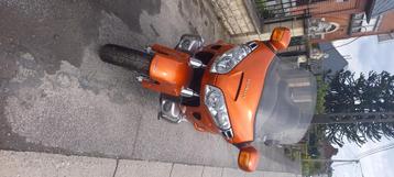 Moto goldwing 1800, Tourisme, Plus de 35 kW, Particulier, 1800 cm³