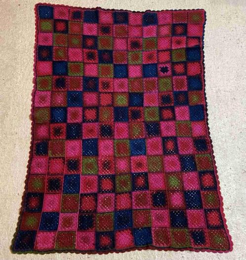 Granny woondeken gehaakt patchwork roze basiskleur 150/112, Maison & Meubles, Accessoires pour la Maison | Plaids & Couvertures