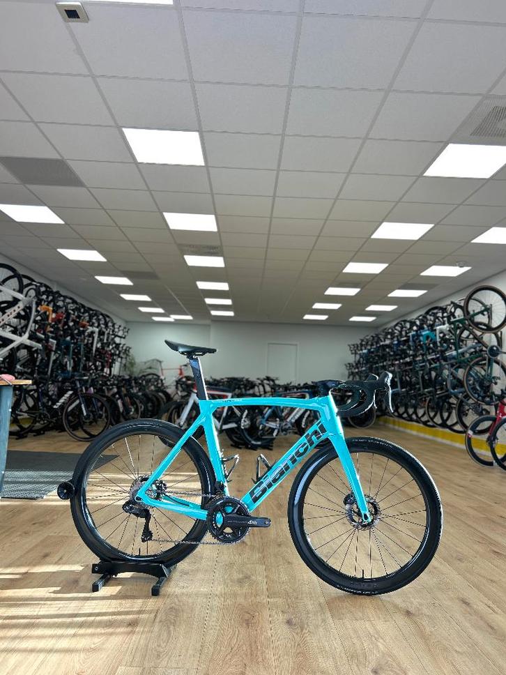 LTD Bianchi Oltre XR4 Di2 Carbon Racefiets, Sports & Fitness, Cyclisme, Comme neuf, Enlèvement ou Envoi
