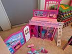 barbie huis+ barbie paard+ barbie+ kledingkast+barbie Poppen, Kinderen en Baby's, Speelgoed | Poppenhuizen, Ophalen, Zo goed als nieuw