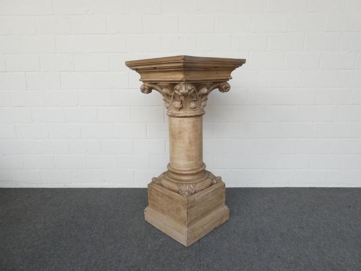 Grote houten beeldensokkel uit de kapel., Antiek en Kunst, Antiek | Religieuze voorwerpen, Ophalen