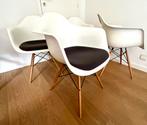 Vitra Eames Plastic Armchair DAW, 4 stoelen, Huis en Inrichting, Stoelen, Gebruikt, Wit, Design, Vier