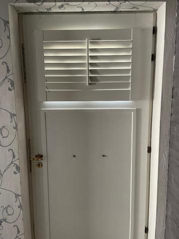 Shutters van Jasno, weg wegens verandering interieur. beschikbaar voor biedingen