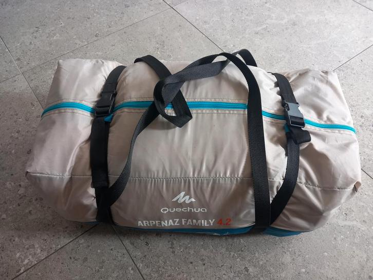 Quechua arpenaz 4.2 tent, Caravans en Kamperen, Tenten, Zo goed als nieuw, Ophalen