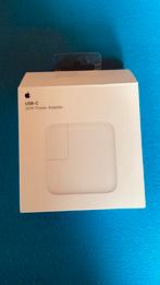 Apple USB-C adapter 30 watt, Computers en Software, Laptop-opladers, Ophalen of Verzenden, Zo goed als nieuw