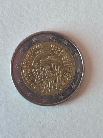 Diverse munten van 2 euro  beschikbaar voor biedingen