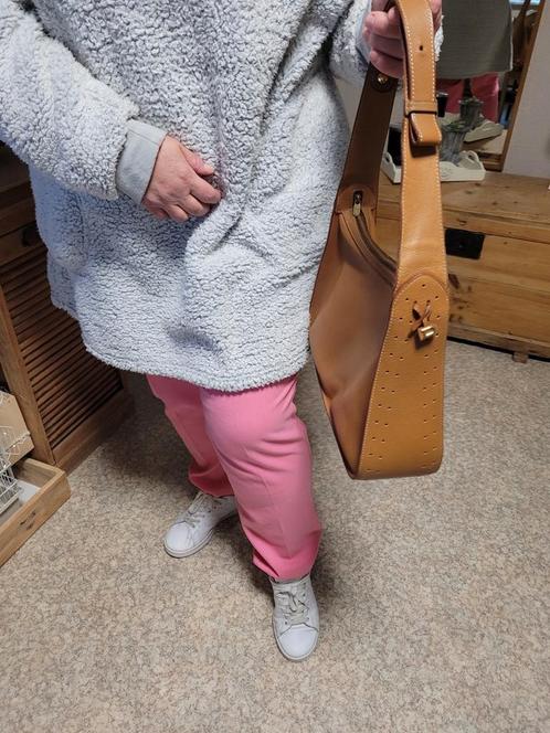 Authentieke kameelkleurige leren tas van Delvaux en bijbehor, Handtassen en Accessoires, Tassen | Damestassen, Zo goed als nieuw