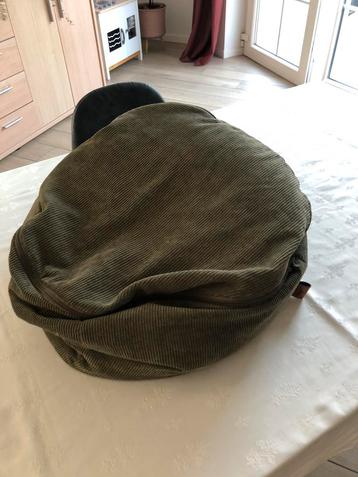 Kattenmand (ligzak) voor katten of kleine honden beschikbaar voor biedingen