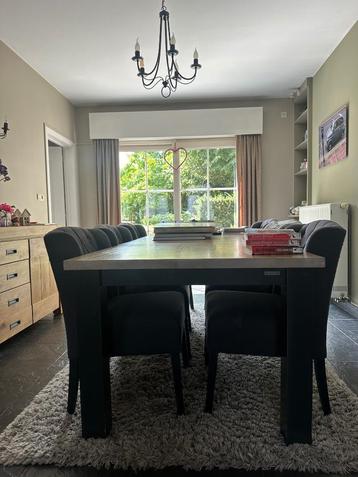 Eettafel met houten blad en metalen poten XO Interiors beschikbaar voor biedingen