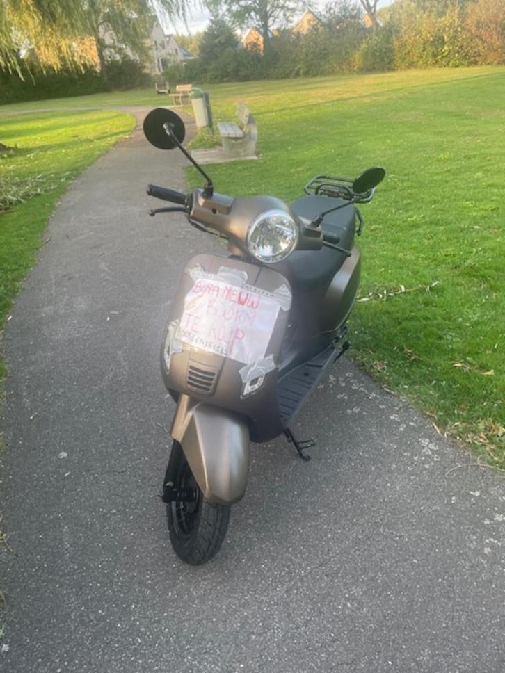 Bijna nieuwe 500 km op teller BTC, Fietsen en Brommers, Scooters | Overige merken, Zo goed als nieuw, Klasse B (45 km/u), Benzine