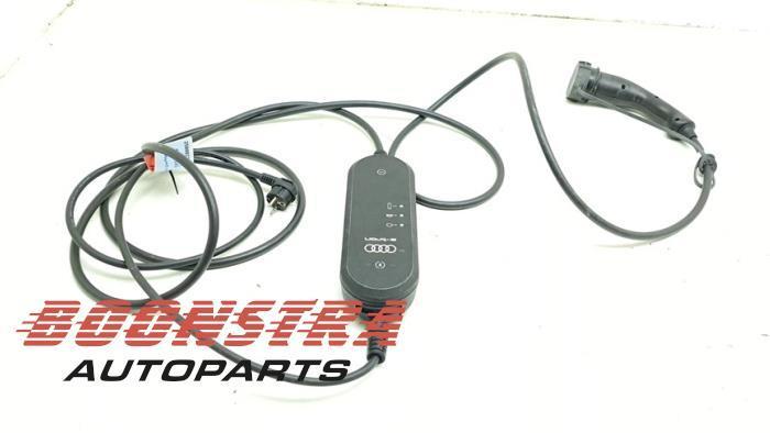 Oplaadkabel elektrische auto van een Audi E-Tron (E-Tron 19-, Auto-onderdelen, Elektronica en Kabels, Audi, Gebruikt, 3 maanden garantie