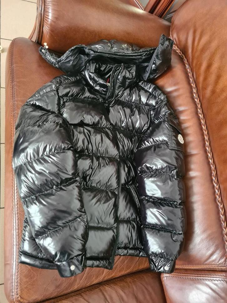 Doudoune moncler maya neuf Taille S 1. 500€, Vêtements | Hommes, Vestes | Hiver, Neuf, Taille 46 (S) ou plus petite, Noir, Enlèvement
