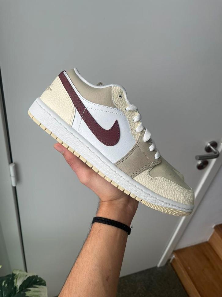 Nike Air Jordan 1 Low (42), Vêtements | Hommes, Chaussures, Neuf, Baskets, Autres couleurs, Enlèvement ou Envoi