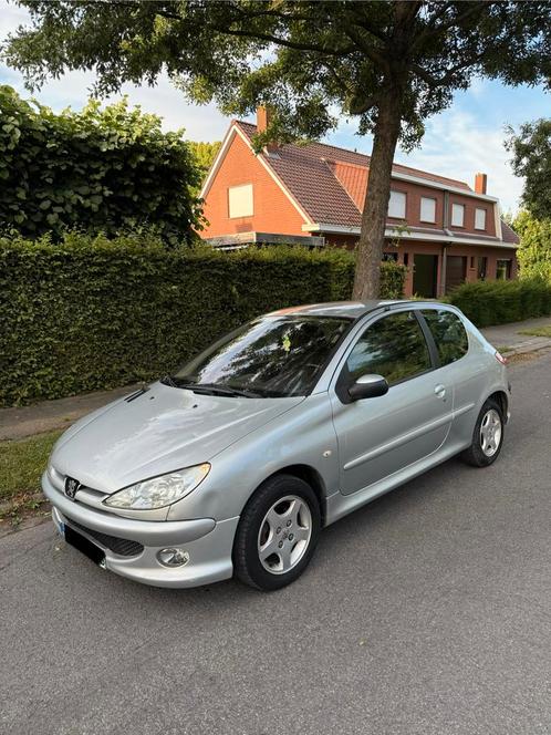 Peugeot 206 1.4 benzine 185.000 km, Auto's, Peugeot, Particulier, Benzine, Euro 4, Stadsauto, 3 deurs, Handgeschakeld, Zilver of Grijs