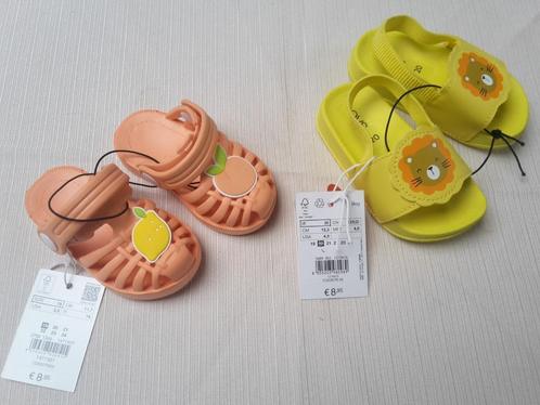 2 Mooie nieuwe paren sandaaltjes, maat 19 en 20, fruit/dier, Enfants & Bébés, Vêtements de bébé | Chaussures & Chaussettes, Neuf