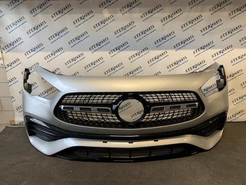 Voorbumper van een Mercedes GLA-Klasse (775), Auto-onderdelen, Carrosserie, Bumper, Mercedes-Benz, Gebruikt, 3 maanden garantie