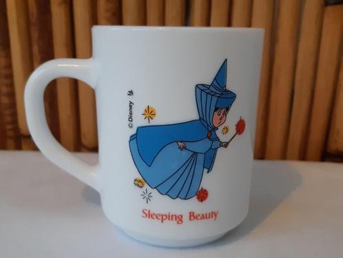 Tasse ou mug vintage 1980 Arcopal Sleeping Beauty, Disney, Collections, Disney, Utilisé, Autres types, Blanche-Neige ou Belle au Bois Dormant