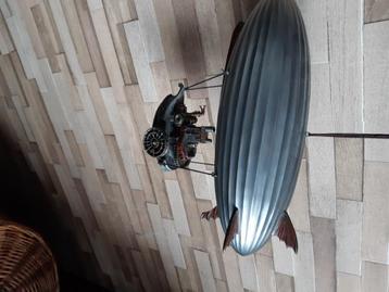 Steampunk zeppelin deco beschikbaar voor biedingen