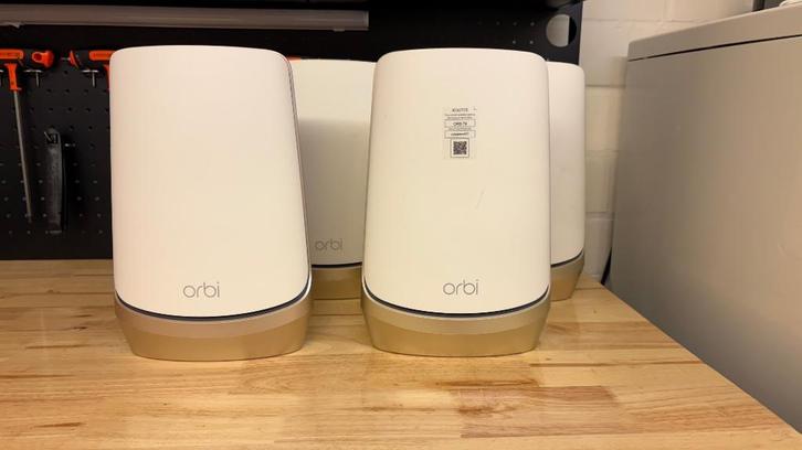 Netgear Orbi RBK960 Wifi 6E mesh wifi met 3 satellieten, Computers en Software, WiFi-versterkers, Zo goed als nieuw, Ophalen of Verzenden