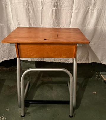 Stevige vintage schoolbank – metalen onderstel & houten blad, Ophalen, Bureau