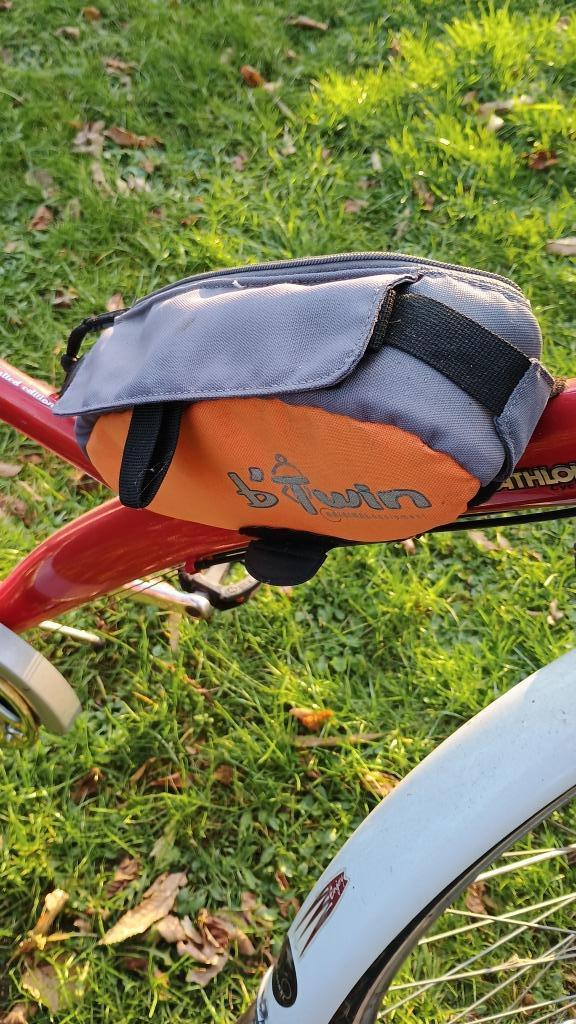 Vélo B'twin + porte vélo de coffre, Fietsen en Brommers, Fietsen | Dames | Damesfietsen, Ophalen