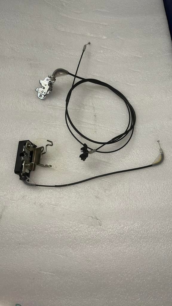 FERMETURE SELLE ET TRAPPE ESS YAMAHA XMAX 2021, Motos, Pièces | Yamaha, Enlèvement ou Envoi, Révisé