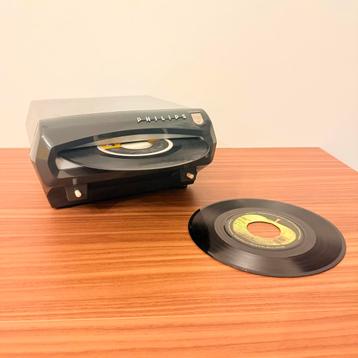 ZELZAME PLATENSPELER PHILIPS AUTO-MIGNON 1965 OLDTIMER AUTO beschikbaar voor biedingen