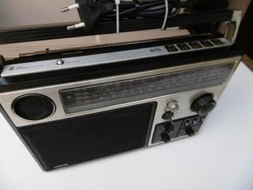 VINTAGE PHILLIPS RADIO FM EN FONCT NEUF 220volts  beschikbaar voor biedingen