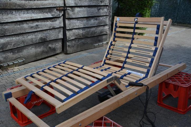 Lattenbodem elektrisch verstelbaar, Huis en Inrichting, Slaapkamer | Matrassen en Bedbodems, Zo goed als nieuw, Bedbodem, 90 cm