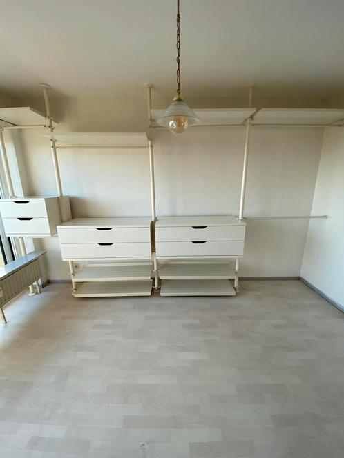 Elvarli IKEA Combinaison armoire, blanc, 262x51x222-350 cm, Maison & Meubles, Armoires | Armoires murales, Utilisé