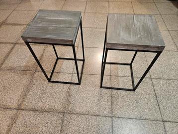 2 bijzettafels beschikbaar voor biedingen