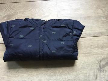 Donkerblauwe winterjas met fleece voering. beschikbaar voor biedingen