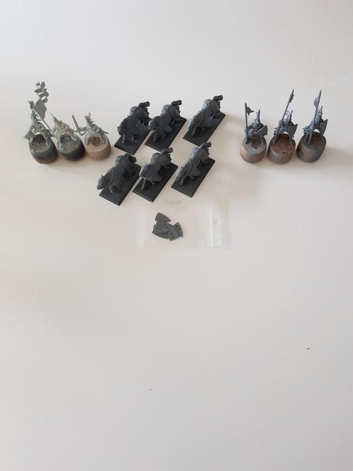 warhammer old world: bretonnia, 6 knights of the realm., Hobby en Vrije tijd, Wargaming, Warhammer, Figuurtje(s), Ophalen of Verzenden