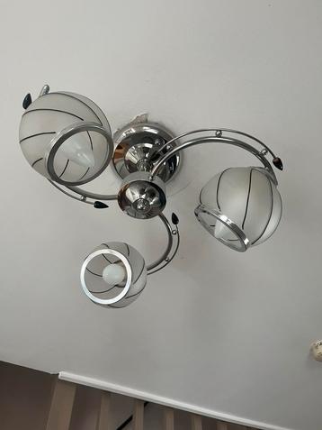 Luster beschikbaar voor biedingen