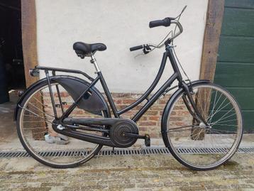 Dames fiets beschikbaar voor biedingen