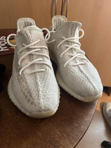 YEEZY BOOST 350 V2 Bone