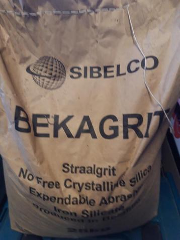 Bekagrit zandstraalmiddel beschikbaar voor biedingen