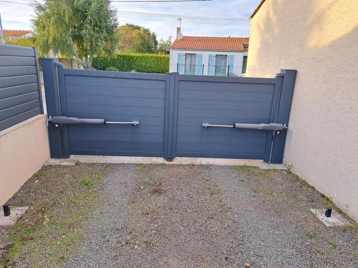 Portail battant KOSTUM, Tuin en Terras, Tuinpoorten, Gebruikt, Draaipoort, Aluminium, 100 tot 150 cm, 200 cm of meer, Ophalen