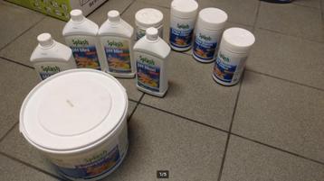 Onderhoudsproducten voor het zwembad beschikbaar voor biedingen