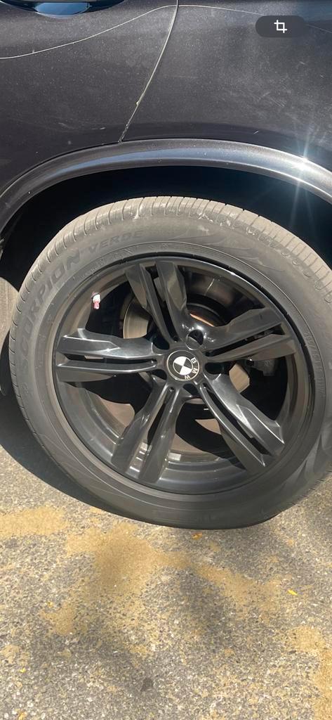 Jantes BMW 19 pouces –X5 (avec pneus Pirelli Scorpion Verde), Auto-onderdelen, Banden en Velgen, Band(en), 19 inch, Ophalen