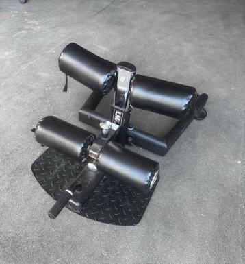 Lifemaxx's LMX Sissy Squat Bench beschikbaar voor biedingen