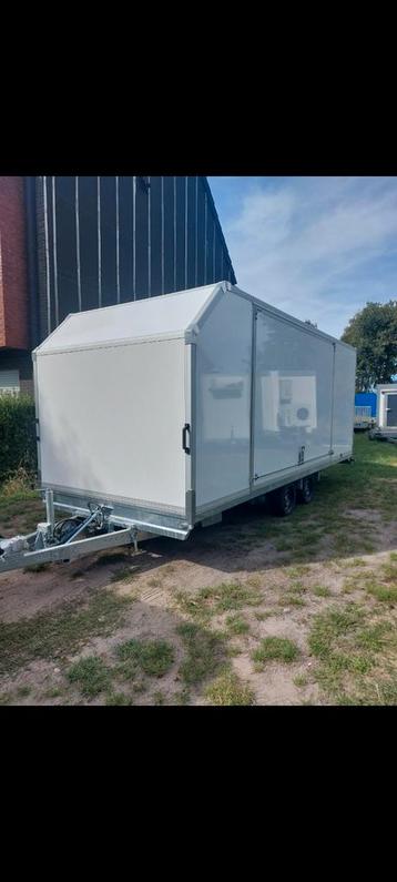 Gesloten kantelbare autotrailer/autotransporter 3500kg mtm beschikbaar voor biedingen