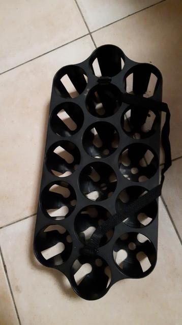 Porte 16 gourdes/bouteilles beschikbaar voor biedingen