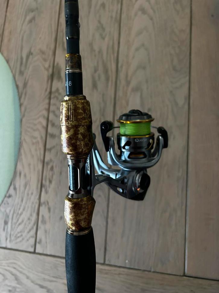 Westin w8 ultrastick 7-28gr 190cm plus molen quantum vapor15, Watersport en Boten, Hengelsport | Roofvissen, Zo goed als nieuw