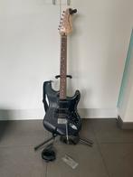 Gitaar squier+Fender vesterker+Staander voor gitaar, Muziek en Instrumenten, Snaarinstrumenten | Gitaren | Elektrisch, Ophalen