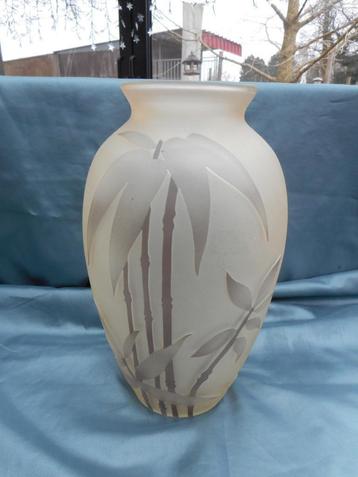 Vaas glaspasta 'Vianne' - Art deco - ca 1930 - gesigneerd beschikbaar voor biedingen