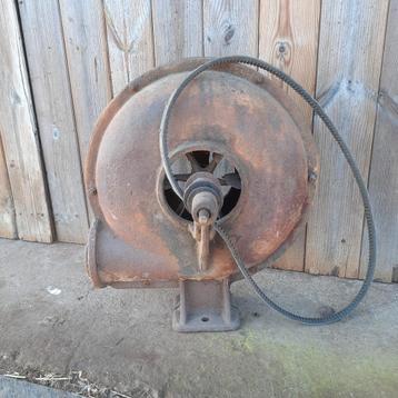 Aanjager voor smidsvuur beschikbaar voor biedingen